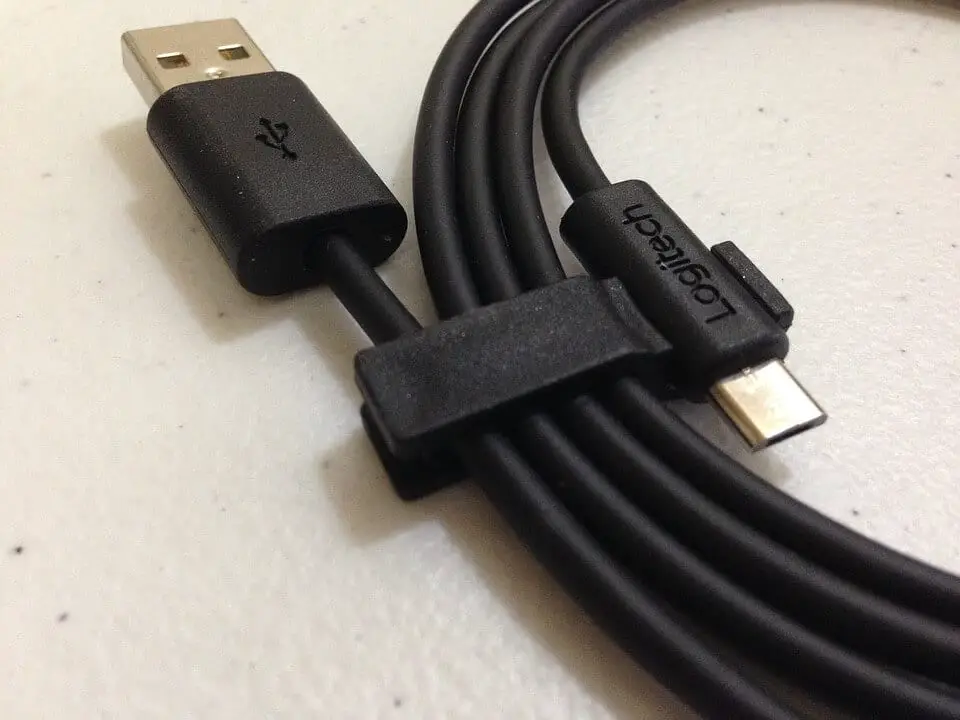 brysomme Erhvervelse Trickle 3 Ways to Connect Android Phone to TV Using USB Cable