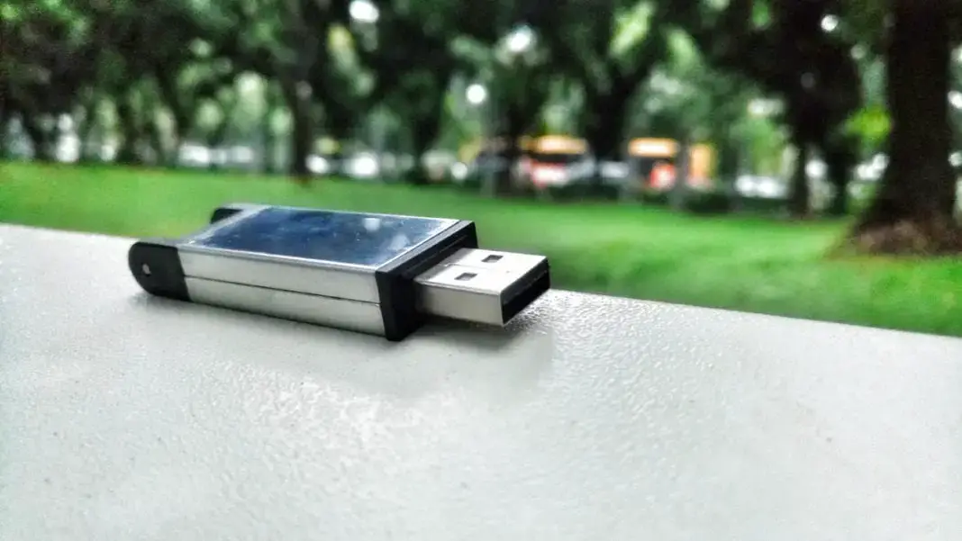 How to USB Flash Drive on Windows & Mac