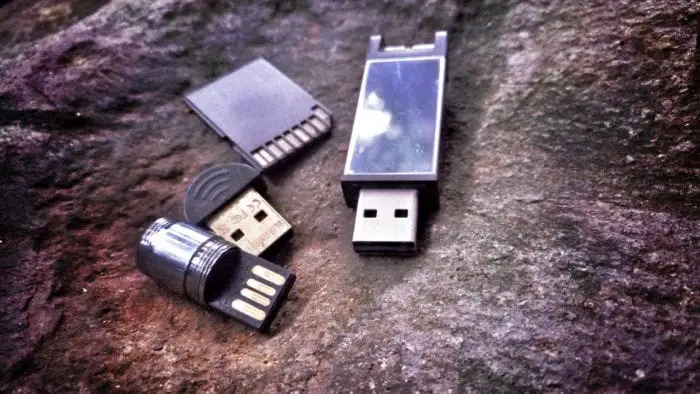 SD Card vs Flash Drive - Differences Between SD Card vs. Flash Drive 3
