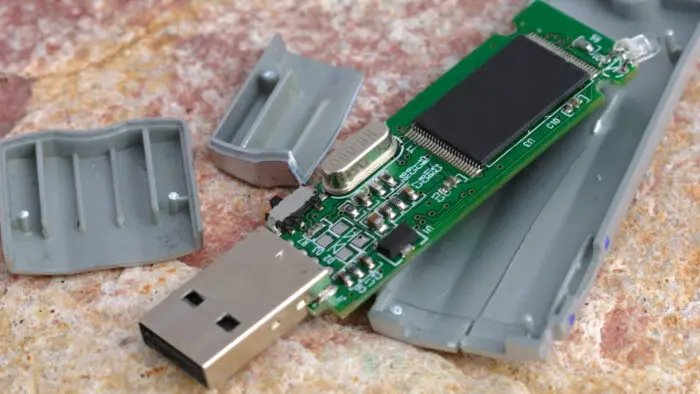 How to Recover Files from a Broken USB Flash Drive - How to Recover Files from a Broken USB Flash Drive 💽 4